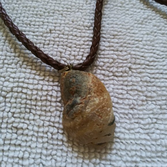 **SALE, SALE** Natural Light Brown & Gray Agate Necklace - Picture 4 of 12